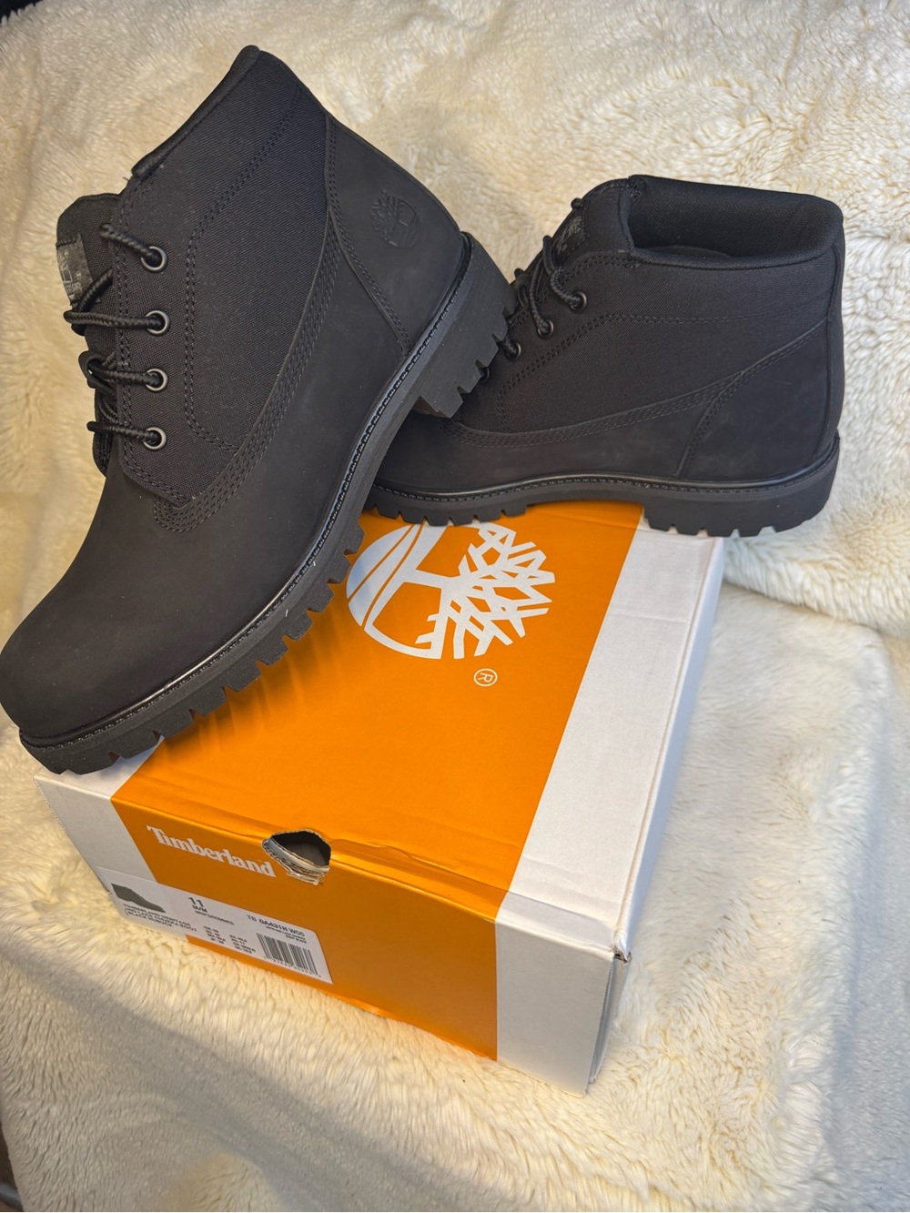 New in Box 🪵Men’s size 11 Black Timberland Boot